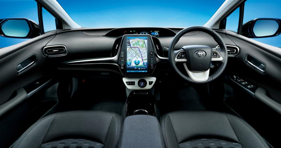 Торпедо Toyota Prius PHV 2016 года  (JP) (фото 4 из 9)